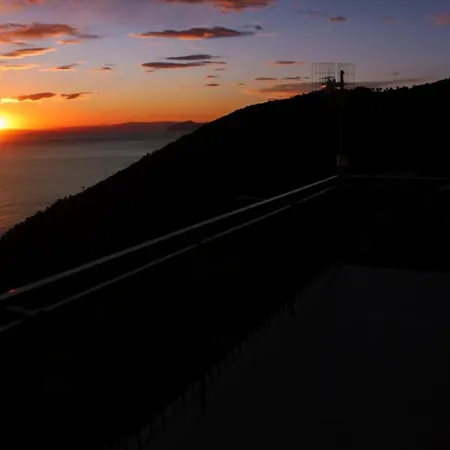 La Notte Sull'isola - Montaretto - Tra Il Cielo E Il Mare * Reggimonti